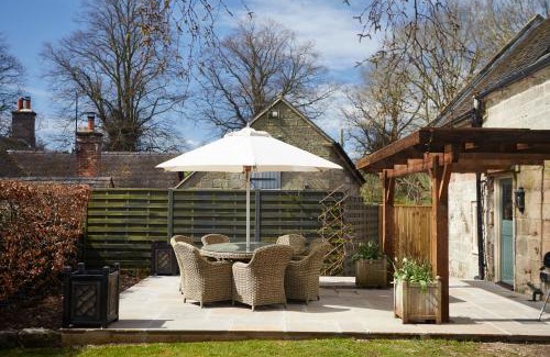 Ellastone Hotel | Discover The Duncombe Arms: Pet-Friendly Retreat with High Ratings