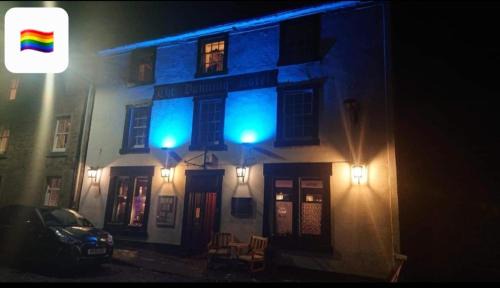 Dunning Hotel | Discover Comfort at The Dunning Hotel: Pet-Friendly & Pool