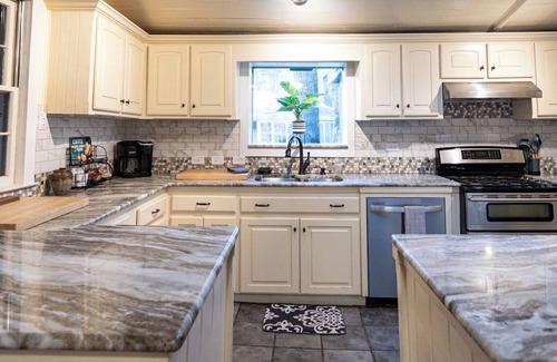 Wetumpka House | Experience The Durr House: Historic Retreat by Corn Creek