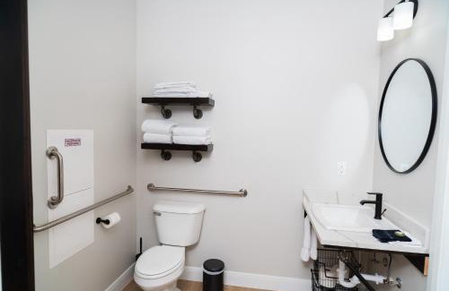 La Verkin Hotel | Pet-Friendly Retreat at The Dwellings - Rated 9/10!