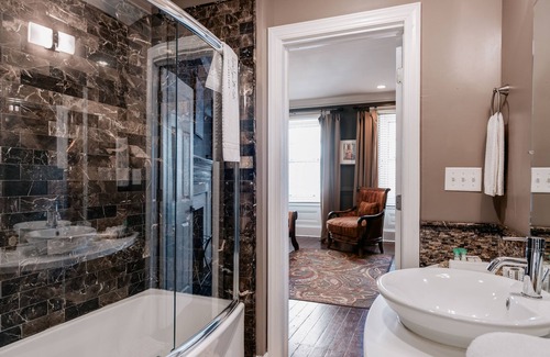 Rittenhouse Row Hotel | Experience The DWIGHT D Hotel: Guest Rated 9.8, Spa & Dining