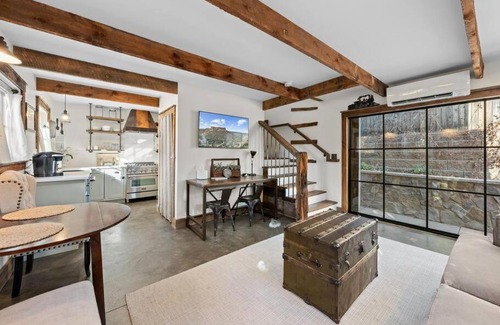 Castle Rock House | Discover The Dyer Inn - A Restored Barn for Families