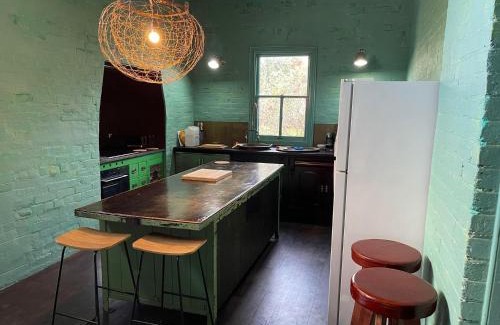 Manilla House | The Eagle's Nest