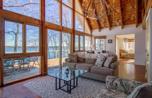 Waldoboro House | Relax at The Eagle's Nest - Family-Friendly Getaway