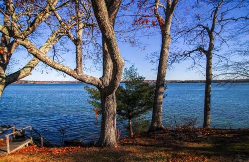 Waldoboro House | Relax at The Eagle's Nest - Family-Friendly Getaway