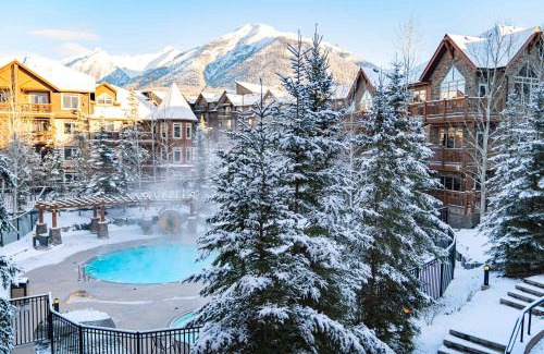Canmore House | Experience The Eagle Suite at Stoneridge Mountain Resort