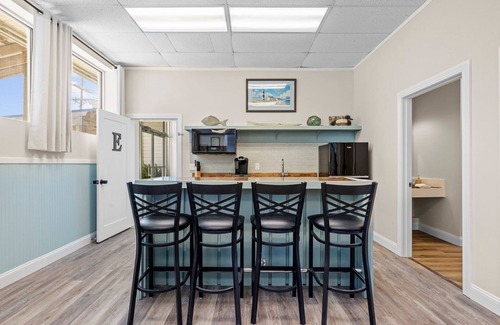 Harkers Island Apartment | Unforgettable Escape at The Easterd Retreat with Ocean Views