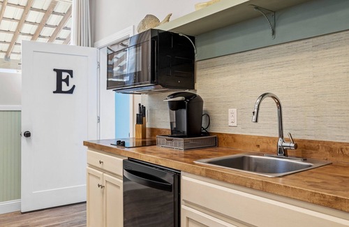 Harkers Island Apartment | Unforgettable Escape at The Easterd Retreat with Ocean Views