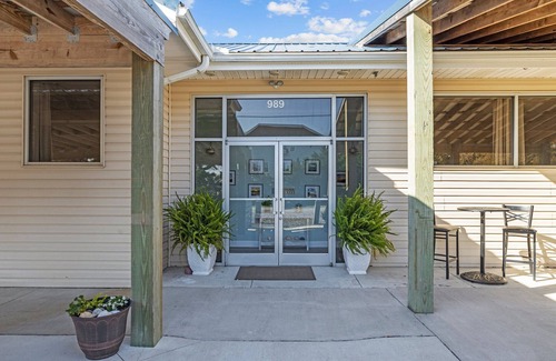 Harkers Island Apartment | Unforgettable Escape at The Easterd Retreat with Ocean Views