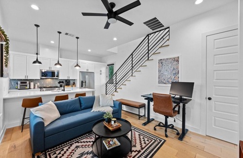 Govalle House | The Eastside Den – Pet-Friendly w/Yard