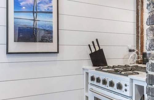 Downtown Charleston House | Stay at Eclipse: Historic Renovation with Spa & Breakfast!