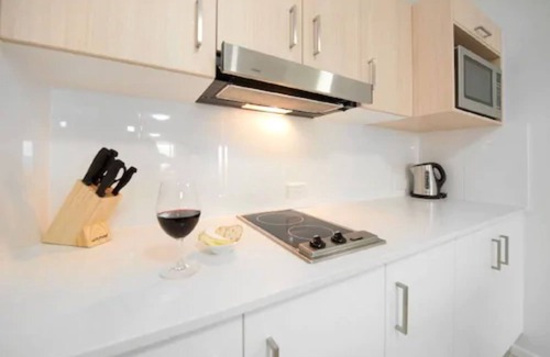 Rockhampton Apartment | Discover The Edge Apartment Hotel: 4-Star Comfort Awaits