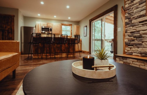 South Bloomingville Cabin | Pet-Friendly Retreat at The Edge - Cabin #9 with Spa & Hot Tub
