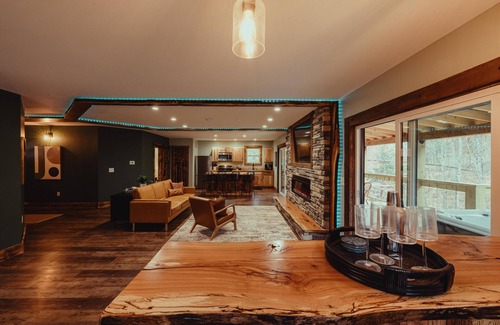 South Bloomingville Cabin | Pet-Friendly Retreat at The Edge - Cabin #9 with Spa & Hot Tub