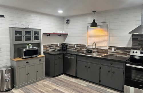 La Grange House | Relax at The Edge of Town: Pet-Friendly with Spa Amenities