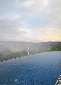 Panchgani Villa | Top-Rated Victoria Hotel: Pet-Friendly with Pool & Breakfast