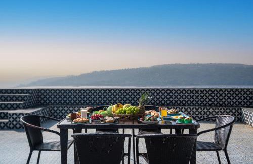 Panchgani Villa | Top-Rated Victoria Hotel: Pet-Friendly with Pool & Breakfast