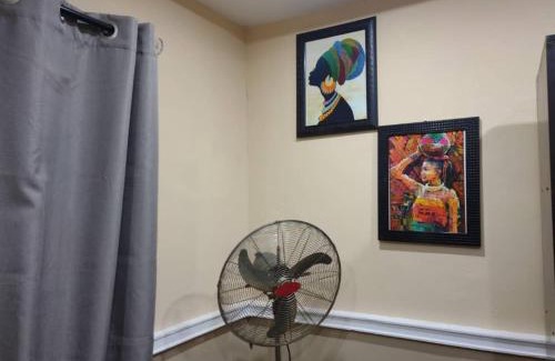 Oba Ile Apartment | Pet-Friendly Edgewood Manor: Comfort with 24-Hour Power