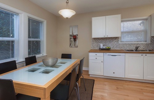 The Bowl of Edmonds House | Family-Friendly Edmonds Guest House with Oceanfront Bliss