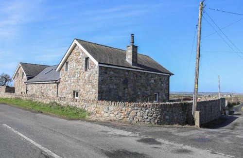 Dwyran House | Family-Friendly Hotel at The Elberry: Pet and Child Welcomed