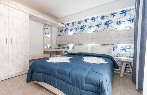Potos Hotel | Elegant Apartments: Guest Rated 9.8 with Pool & Family Fun