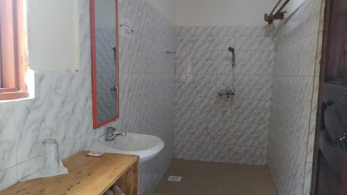 Kasese Cabin | Discover The Elephant Home: Pet-Friendly & Accessible Stays