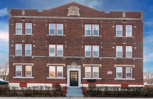 South Green Apartment | Discover The Elizabeth Suite B2: Pet-Friendly Retreat