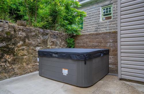 Hot Springs House | Experience Comfort at The Elizabeth with Family-Friendly Amenities