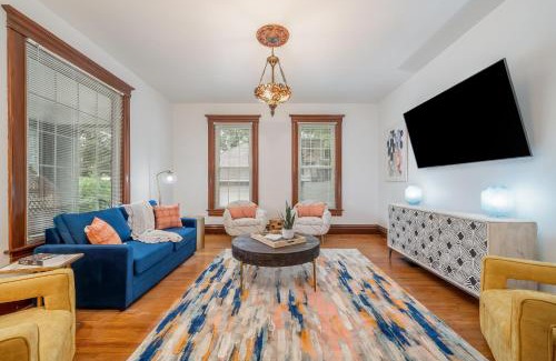 Hot Springs House | Experience Comfort at The Elizabeth with Family-Friendly Amenities