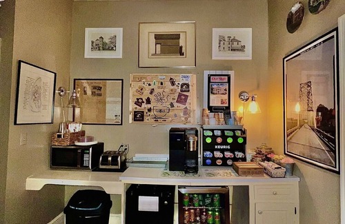 Elizabethtown Bed & Breakfast | Exceptional Stay at The Elizabethtown Inn with Breakfast