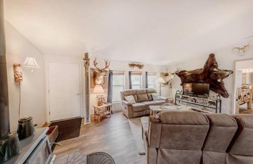 Boundary County House | Elk Run Family Retreat: 4-Star Stay with High Ratings