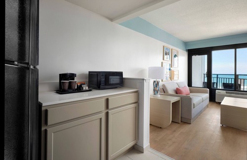 Myrtle Beach Resort | Experience The Ellie Beach Resort at Myrtle Beach, Tapestry