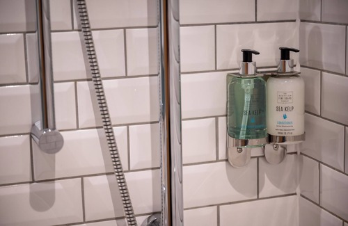 Camberley Hotel | Discover The Ely Hotel: Family-Friendly Dining & Comfort