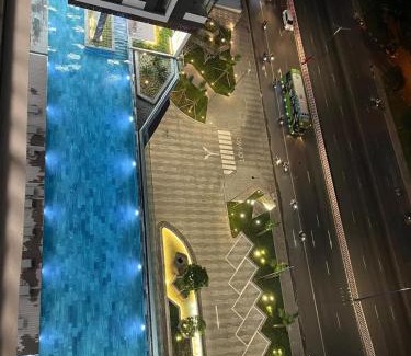 Thuan An Apartment | Stunning Emerald Golf View: 4-Star Oceanfront Escape