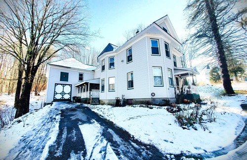 Cornish Apartment | Pet-Friendly Retreat at The Emily Anne House