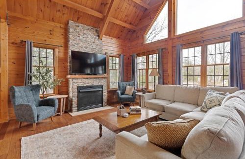 Clifford House | Top-Rated The Empty Nest Cottage with Oceanfront Pool