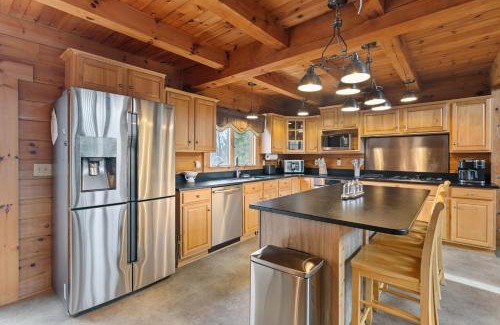 Clifford House | Top-Rated The Empty Nest Cottage with Oceanfront Pool