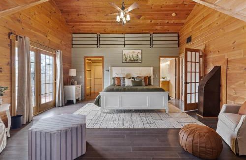Clifford House | Top-Rated The Empty Nest Cottage with Oceanfront Pool