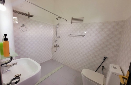 Andiambalama Hotel | Convenient Stay at The Empyrean Airport Transit Hotel