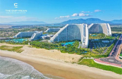 Khanh Hoa Resort | Relax at The Empyrean Cam Ranh Beach Resort with Ocean Views