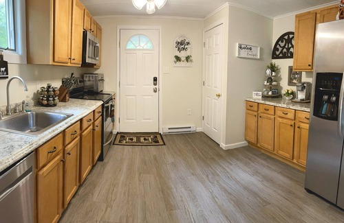 Lackawaxen House | Discover The Enchanted Cottage with Hot Tub & Ocean Views