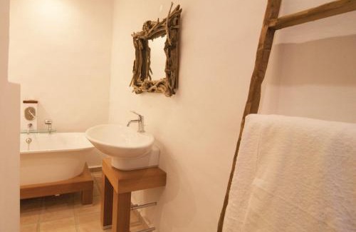Cerro do Mocho House | Escape to The Enchanted Farm: 4-Star Pet-Friendly Retreat