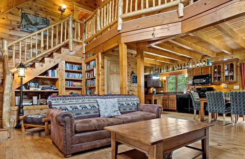 Lake Lure Cabin | Cozy Log Home Retreat with Fire Pit & Inviting Amenities