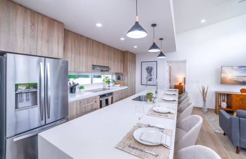 Avellanas Beach House | Cozy Oceanfront Retreat at The Enclave Avellanas