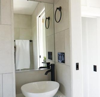 Elizabethtown House | Charming Endeavor Tiny Home: Highly Rated & Family-Friendly