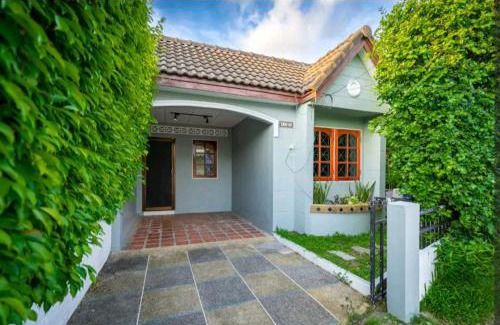 Cherngtalay House | Family-Friendly Stay at Village House CAC 2 Awaits You