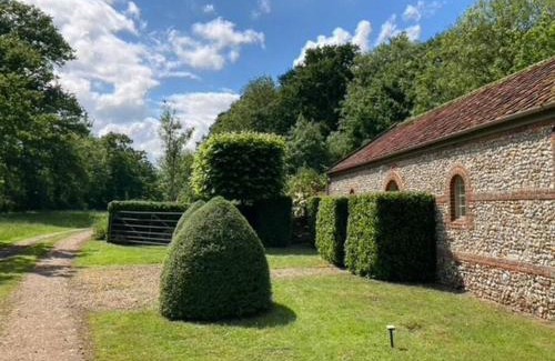 Dereham House | Discover The Engine House: Pet & Child Friendly Retreat