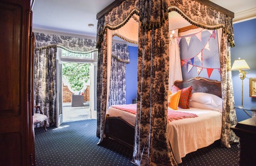 Waxahachie Bed & Breakfast | Discover The English Merchant's Inn: Rated 9.6/10 Stay