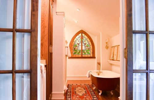 Waxahachie Bed & Breakfast | Discover The English Merchant's Inn: Rated 9.6/10 Stay