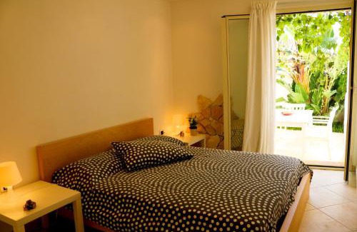 Agnone Bagni House | Relaxing Retreat at The Enlightened Turtle with Ocean Views